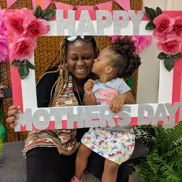 Meet your Posher!!🎓👓🏡⛴️ - Picture 2 of 4